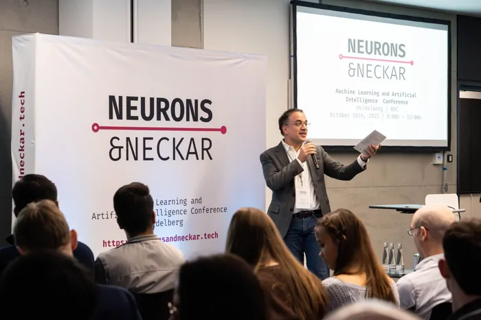 Thomas Prexl on stage at Neurons & Neckar